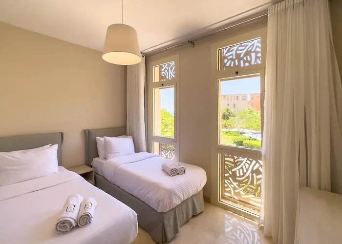 Soothing & Stilly 2bdr Mangroovy Pool & Access Appartement
